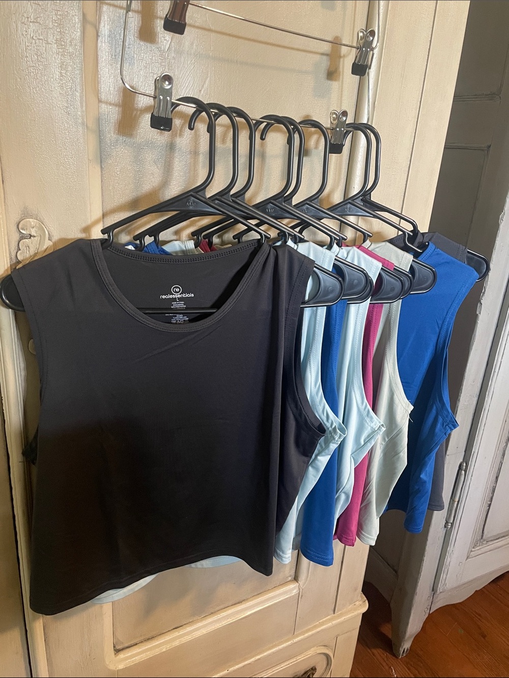 LOT OF 8- New Never Worn Tank Tops- Real Essentials Size Large
